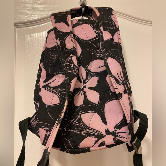 Dakine black and pink small backpack perfect for short hike - Picture 3 of 9